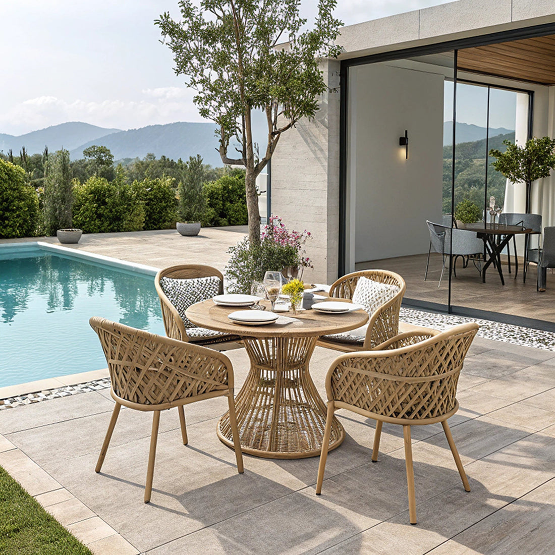 Cloud Seeking Path: The Cross-Border Journey of Patio Furniture